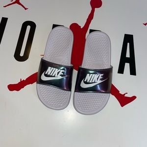 Nike benassi slides